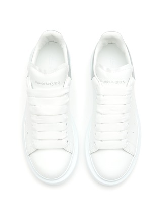 Detail View - Click To Enlarge - ALEXANDER MCQUEEN - Oversized Sneakers' in Leather with Holographic Heel Tab