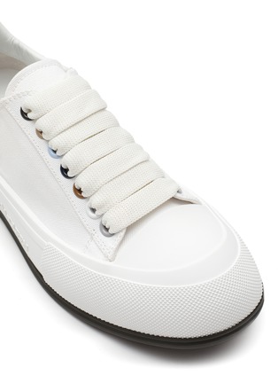 Detail View - Click To Enlarge - ALEXANDER MCQUEEN - ‘Deck Plimsoll’ Low Top Lace Up Sneakers