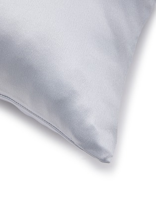 Detail View - Click To Enlarge - FRETTE - Luxury Silk Decorative Cushion Case 50x50cm – Celestine Blue