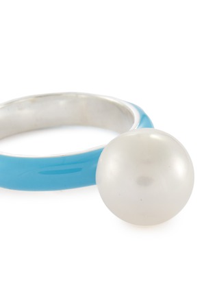 Detail View - Click To Enlarge - FRY POWERS - Baroque Pearl Enamelled Sterling Silver Ring — Light Blue