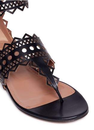 Detail View - Click To Enlarge - ALAÏA - Geometric lasercut leather thong sandals