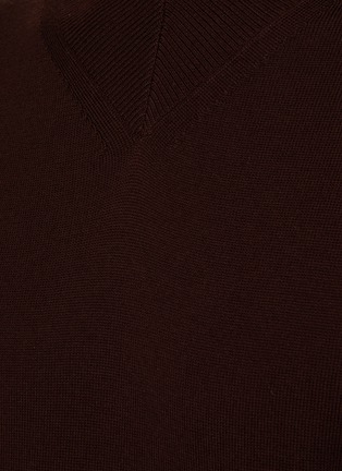  - KARMUEL YOUNG - High V-neck merino wool sweater