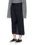 Front View - Click To Enlarge - SULVAM - Overlay back wool cropped pants
