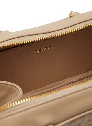 Detail View - Click To Enlarge - MIU MIU - Logo debossed leather shoulder bag