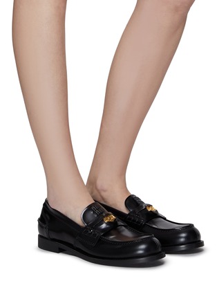 Figure View - Click To Enlarge - MIU MIU - Logo brooch leather loafers
