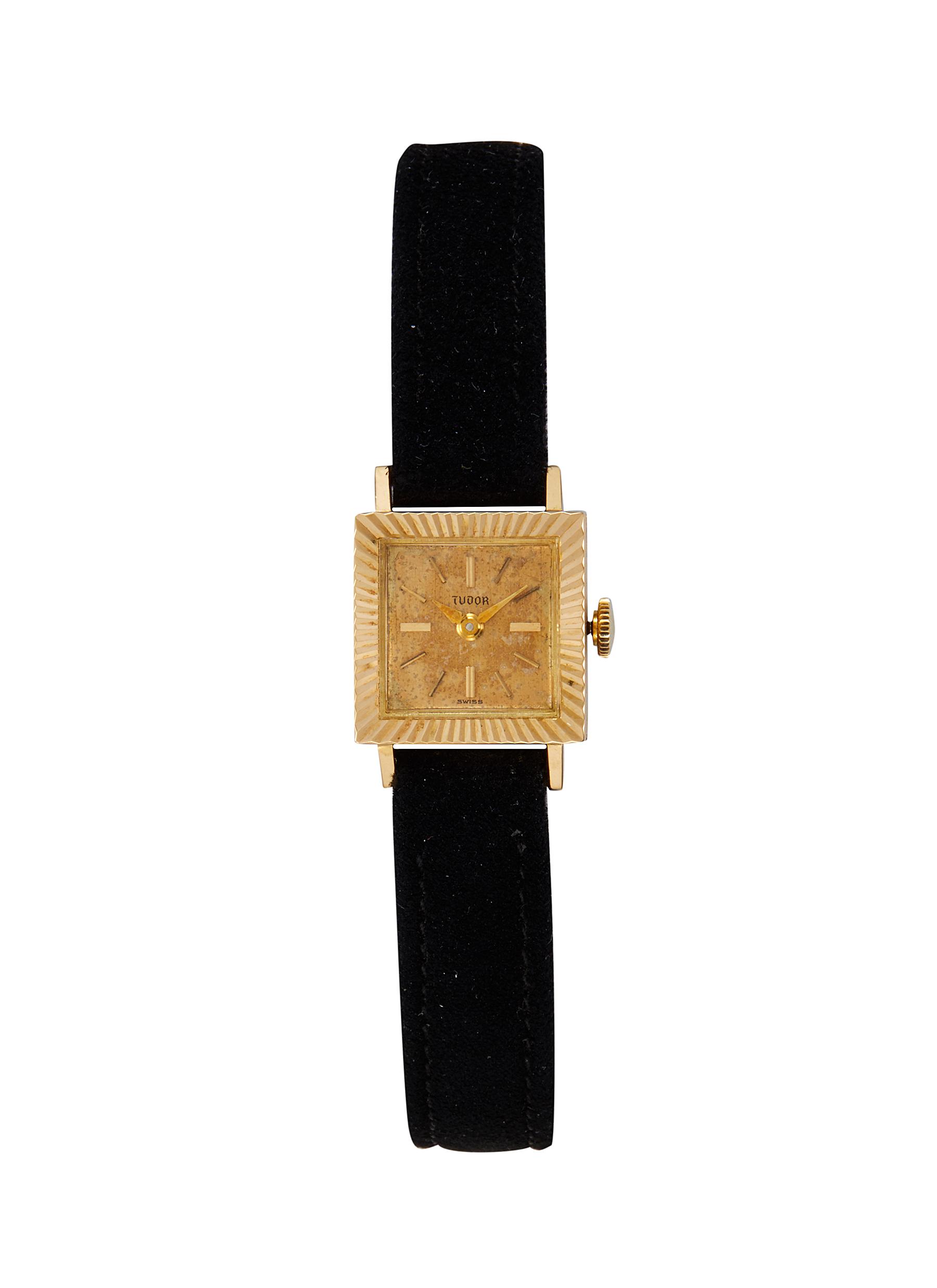 Vintage tudor discount ladies gold watch