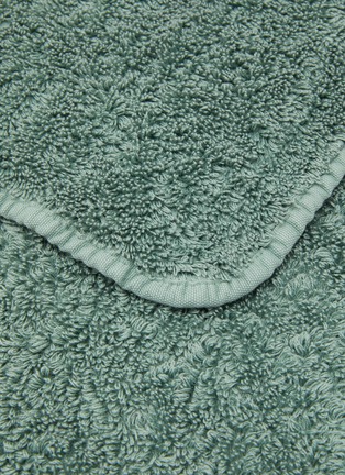 Detail View - Click To Enlarge - ABYSS - Super pile guest towel – Evergreen