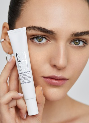 Detail View - Click To Enlarge - HOURGLASS - Equilibrium Instant Plumping Eye Mask 30ml