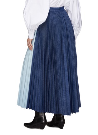 Back View - Click To Enlarge - MADE IN TOMBOY - ‘Soleil' duo-tone pleated denim midi skirt
