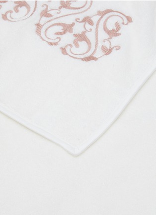 Detail View - Click To Enlarge - FRETTE - Ornate Medallion Embroidery Cotton Terry Bath Towel – Milk/Dawn Pink