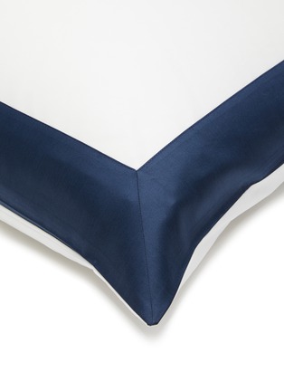Detail View - Click To Enlarge - FRETTE - BOLD PILLOWCASE — MILK/MIDNIGHT BLUE