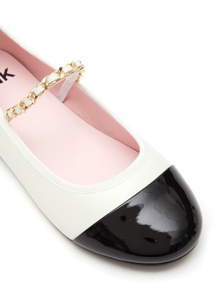 Detail View - Click To Enlarge - WINK - ‘SODAPOP CHAIN’ CHAIN DETAIL BALLERINA FLATS
