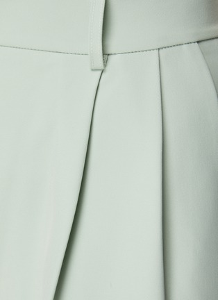  - EQUIL - ‘Sirius’ Pleated Cropped Pants
