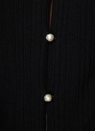  - VINCE - PEARL BUTTON V-NECK CARDIGAN