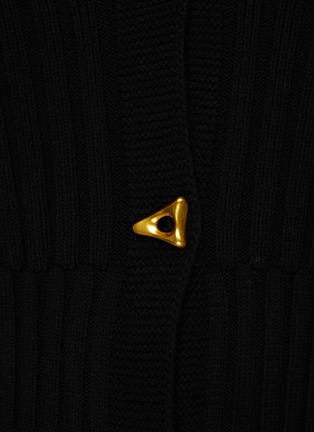  - AERON - ‘Mount’ Ribbed Knit Cropped Cardigan