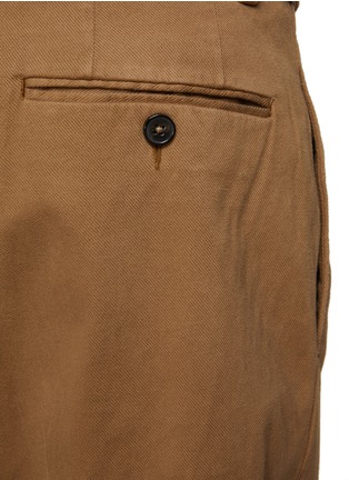  - OFFICINE GÉNÉRALE - ‘HUGO’ BELTED RELAXED FIT ROLLED UP PANTS