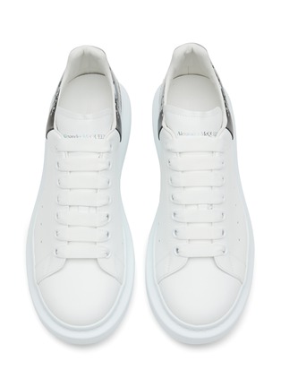 Detail View - Click To Enlarge - ALEXANDER MCQUEEN - ‘Larry’ Iridescent Heel Tab Leather Oversized Sneakers