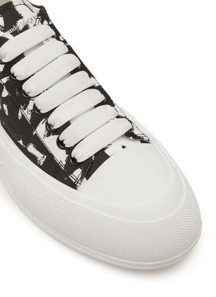 Detail View - Click To Enlarge - ALEXANDER MCQUEEN - ‘Deck Plimsoll’ All-Over Graffiti Lace-Up Sneakers