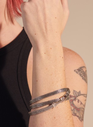 Detail View - Click To Enlarge - JOHN HARDY - Classic Chain' Silver Hook Clasp Triple Wrap Bracelet