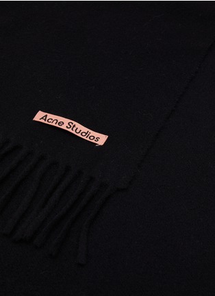 Detail View - Click To Enlarge - ACNE STUDIOS - ‘Canada’ Fringed Wool Skinny Scarf