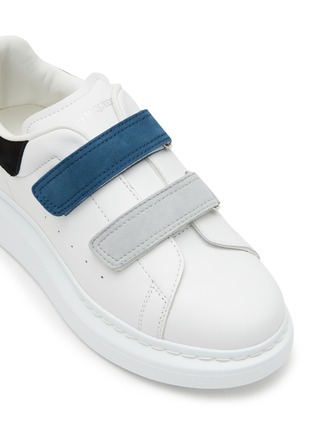 Detail View - Click To Enlarge - ALEXANDER MCQUEEN - ‘Molly’ Kids And Toddlers Double Velcro Strap Leather Oversized Sneakers