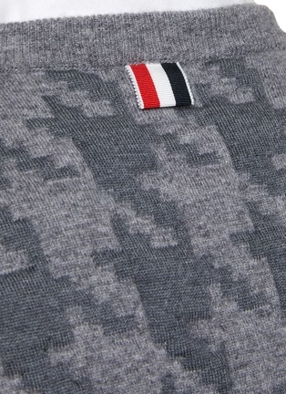 Detail View - Click To Enlarge - THOM BROWNE - HOUNDSTOOTH QUILTED JACQUARD MERINO WOOL PULLOVER SWEATER