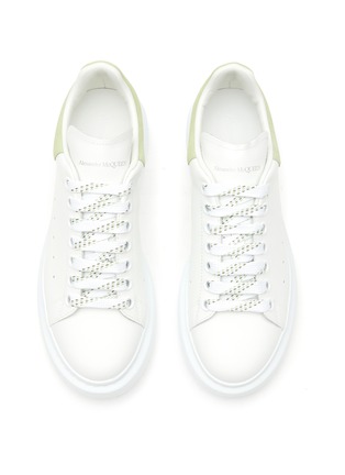 Detail View - Click To Enlarge - ALEXANDER MCQUEEN - ‘Larry’ Speckled Lace Leather Oversized Sneakers