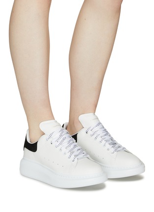 Figure View - Click To Enlarge - ALEXANDER MCQUEEN - ‘Larry’ Speckled Lace Leather Oversized Sneakers