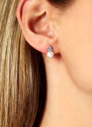 Detail View - Click To Enlarge - YOKO LONDON - Trend' Diamond Freshwater Pearl 18K White Gold Earrings