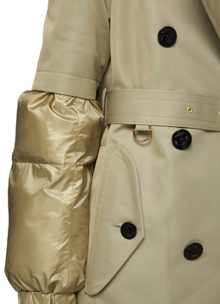  - SACAI - PADDED DETAIL BELTED DOUBLE BREASTED GABARDINE TRENCH COAT