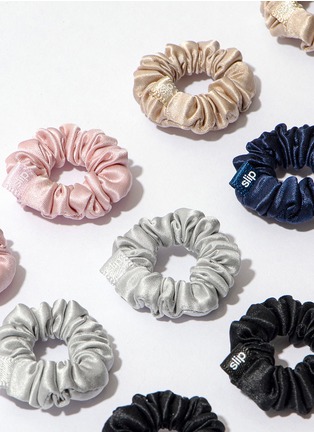 Detail View - Click To Enlarge - SLIP - CLASSIC MINNIE PURE SILK SCRUNCHIES SET