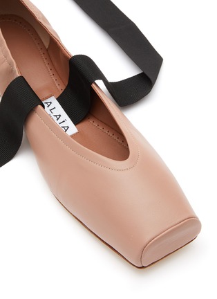 Detail View - Click To Enlarge - ALAÏA - FLAT LACE UP LEATHER BALLET FLATS