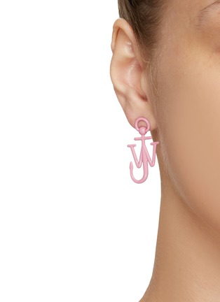 Figure View - Click To Enlarge - JW ANDERSON - PLATINUM PLATED ENAMEL ASYMMETRIC ANCHOR EARRINGS