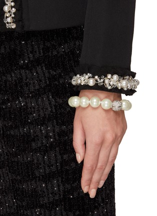 Figure View - Click To Enlarge - KENNETH JAY LANE - Large Pearl Crystal Pavé Silver Ball Clasp Bracelet