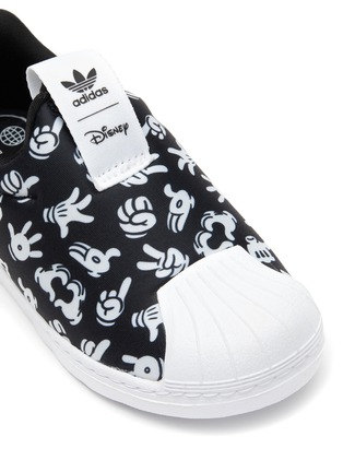 Detail View - Click To Enlarge - ADIDAS - x Disney ‘Superstar 360 C’ Hand Pattern Slip On Toddler Sneakers