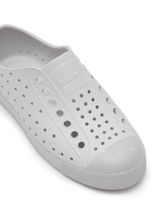 Detail View - Click To Enlarge - NATIVE - ‘Jefferson’ Perforated Speckled Outsole Kids Slip-On Sneakers