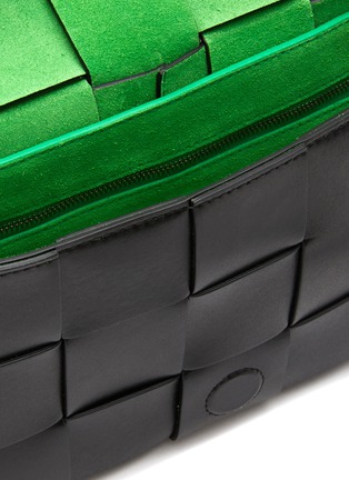 Detail View - Click To Enlarge - BOTTEGA VENETA - ‘Urban’ Bicoloured Leather Messenger Bag