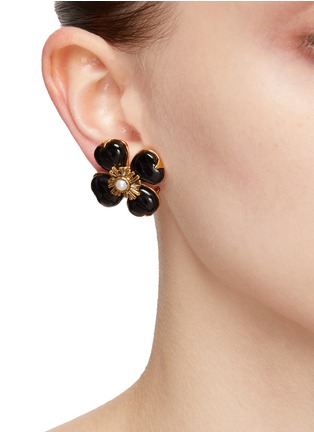 Figure View - Click To Enlarge - GOOSSENS - ‘TREFLE’ 24K GOLD PLATED BRASS AGATE CLIP EARRINGS