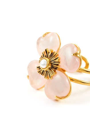 Detail View - Click To Enlarge - GOOSSENS - ‘TREFLE’ 24K GOLD PLATED BRASS PINK QUARTZ RING