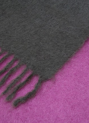 Detail View - Click To Enlarge - GANNI - GRADIENT FRINGED SCARF