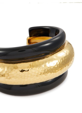 Detail View - Click To Enlarge - AURÉLIE BIDERMANN - ‘NAZCA’ GOLD PLATED METAL CONTRAST BAND BAKELITE CUFF
