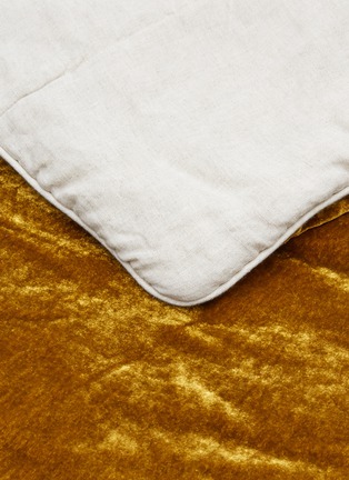 Detail View - Click To Enlarge - ONCE MILANO - Velvet Blanket — Gold