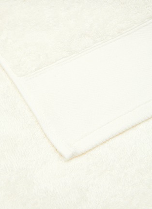 Detail View - Click To Enlarge - WESETA SWITZERLAND - Douceur Cotton Bath Sheet — Cream