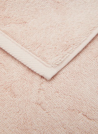 Detail View - Click To Enlarge - WESETA SWITZERLAND - Douceur Cotton Face Towel — Blossom