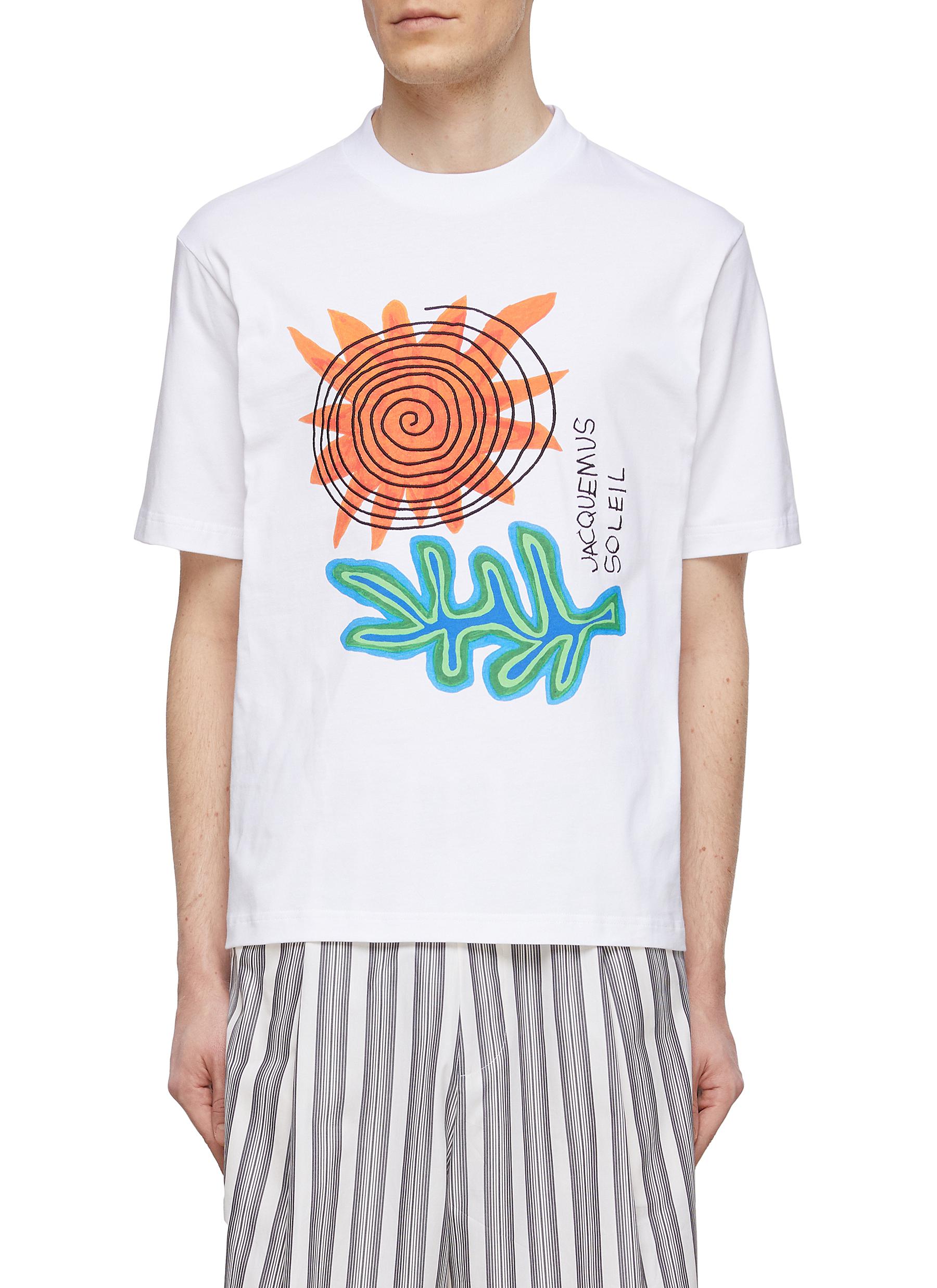 JACQUEMUS 'Le T-shirt Soalheiro' Graphic Print Embroidered Crewneck Cotton T-Shirt