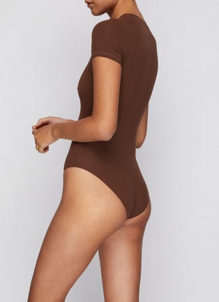 Skims Low Back Short in Brown