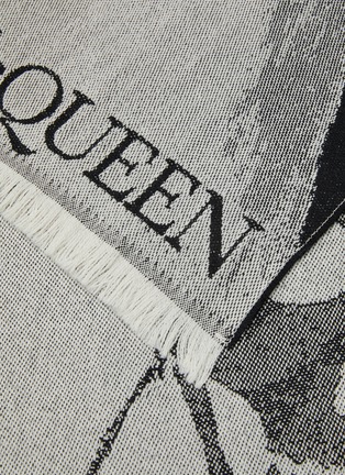Detail View - Click To Enlarge - ALEXANDER MCQUEEN - Oversized Skull Jacquard Fringed Wool Scarf