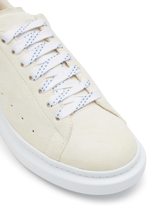 Detail View - Click To Enlarge - ALEXANDER MCQUEEN - ‘LARRY’ LOW TOP LACE UP WEDGE SNEAKERS