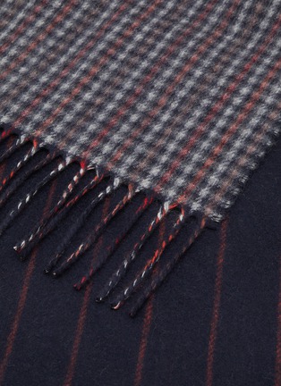 Detail View - Click To Enlarge - JOHNSTONS OF ELGIN - Reversible Fringed Cashmere Scarf