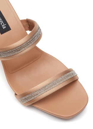 Detail View - Click To Enlarge - PEDRO GARCIA  - ‘CATALEYA’ ROUND TOE DOUBLE PADDED CRYSTAL BAND SATIN SANDALS